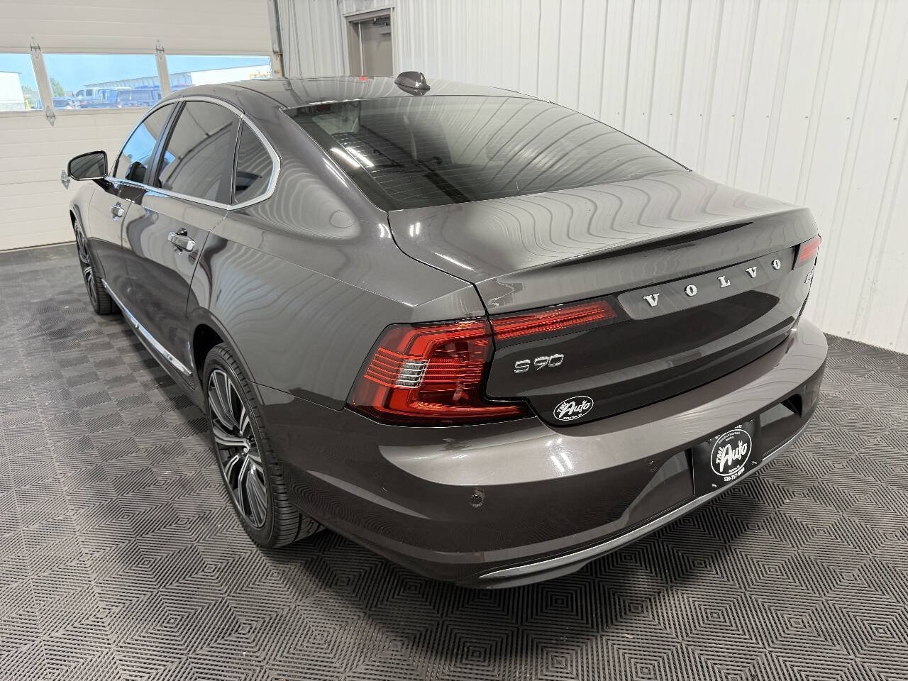 Used 2022 Volvo S90 B6 Inscription w/ Advanced Package AWD/4WD image 11