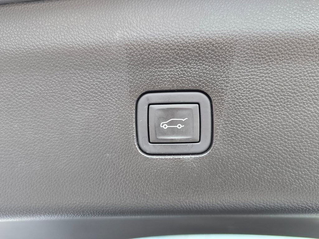 Certified 2023 Buick Enclave Essence w/ Experience Buick Package image 35