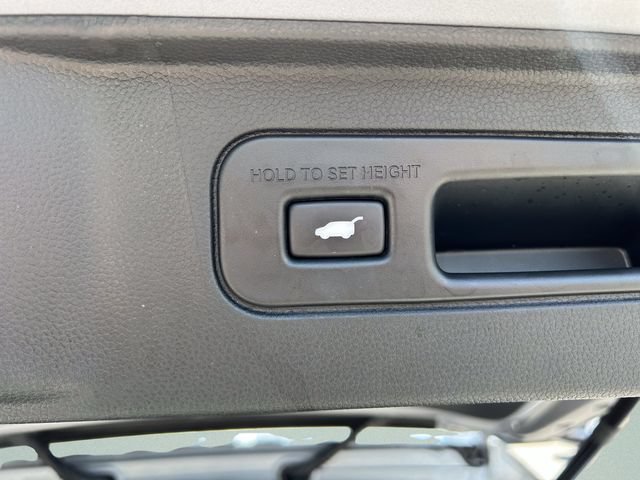 Used 2023 Honda Pilot Touring image 14