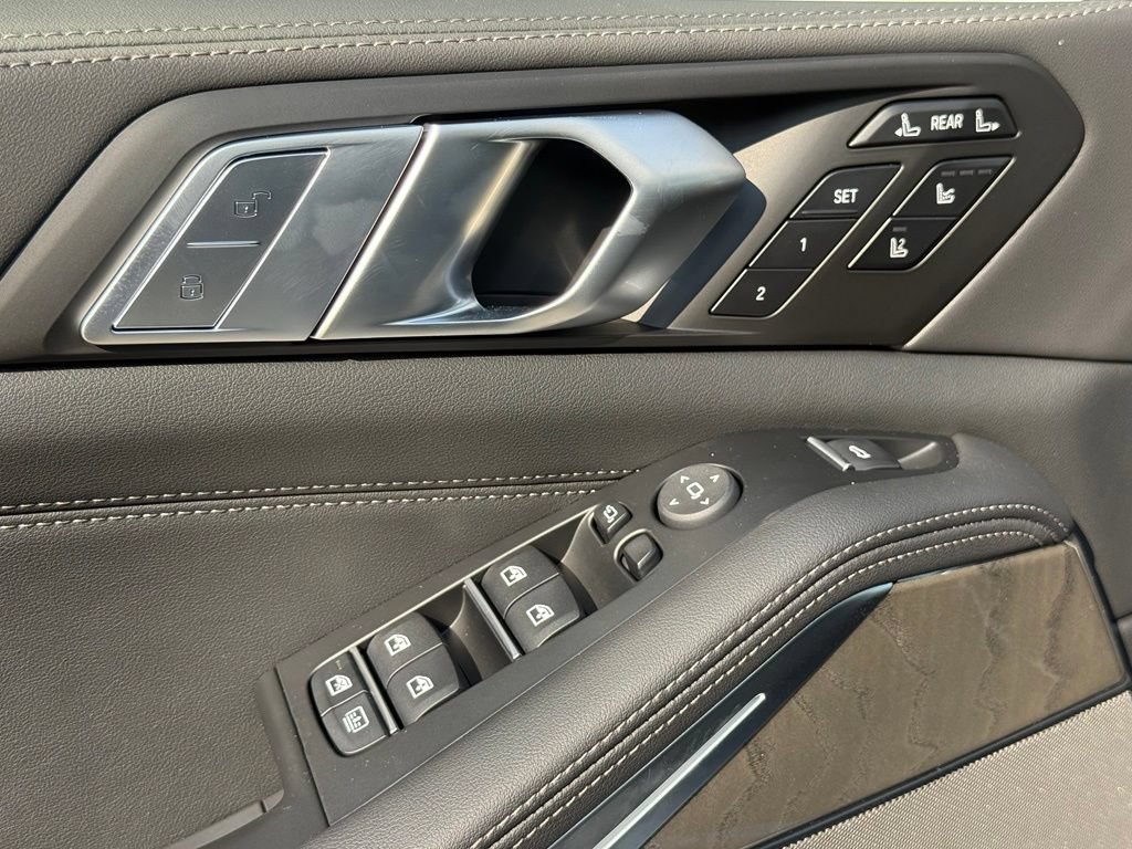 New 2027 BMW X7 xDrive40i w/ Executive Package AWD/4WD image 14