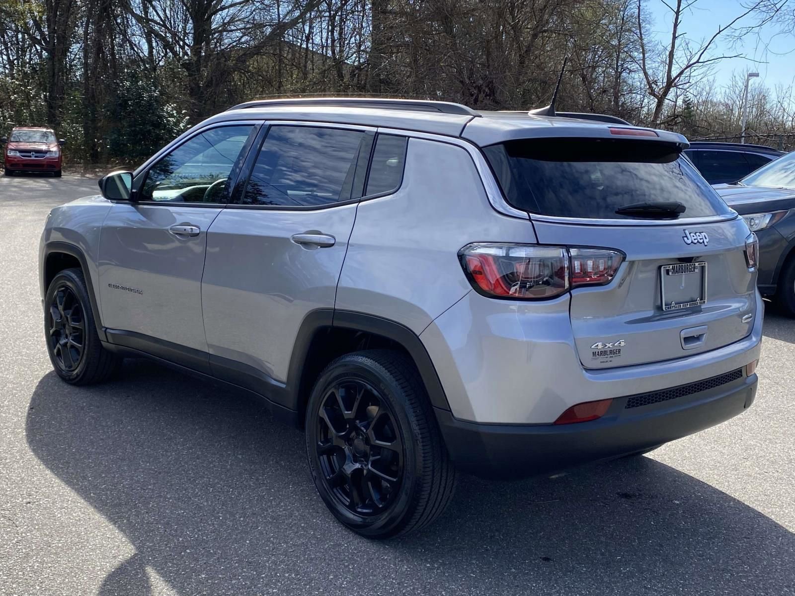 Used 2023 Jeep Compass Latitude w/ Sun and Sound Group image 5