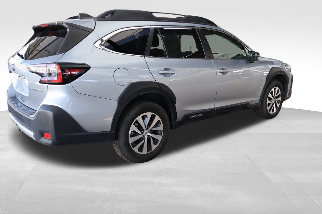 Used 2024 Subaru Outback Premium AWD/4WD image 19