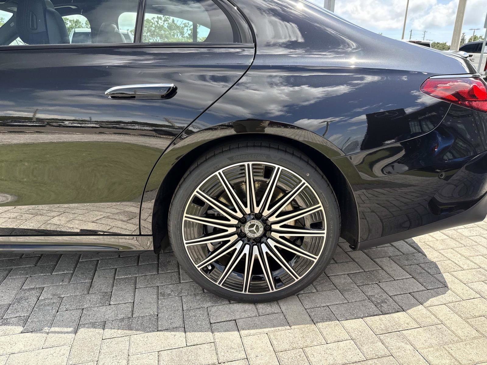 New 2026 Mercedes-Benz E 450 4MATIC Sedan image 10