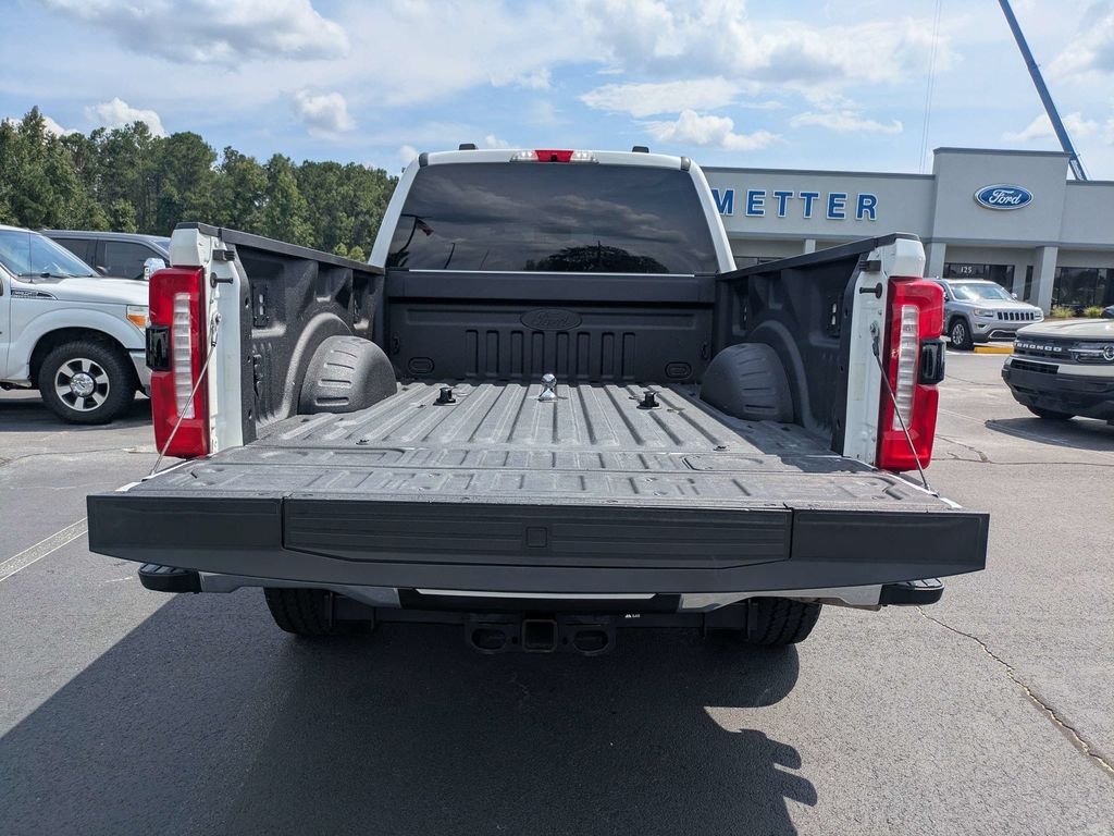 Used 2026 Ford F350 Lariat AWD/4WD image 12