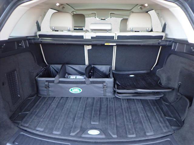 Used 2020 Land Rover Discovery Sport SE image 8