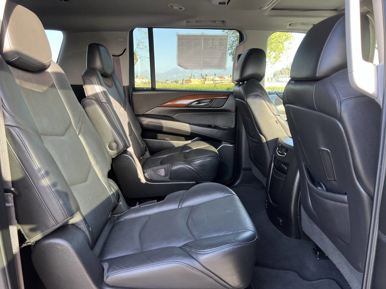 Used 2017 Cadillac Escalade ESV Luxury image 22