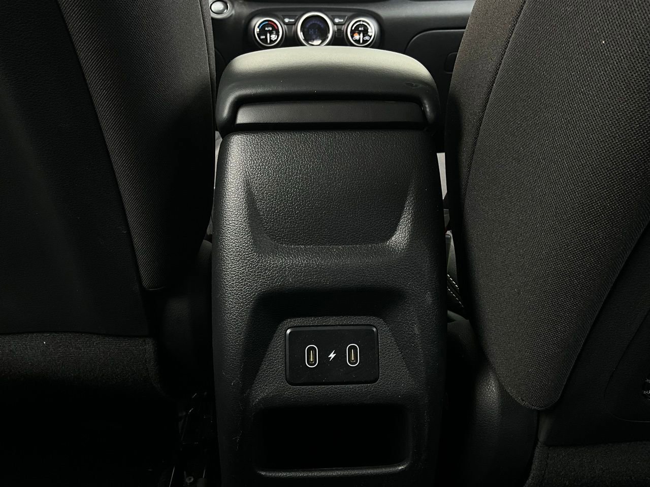 Used 2025 Hyundai Venue SEL image 12