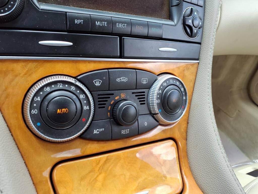 Used 2005 Mercedes-Benz SL 500 image 16