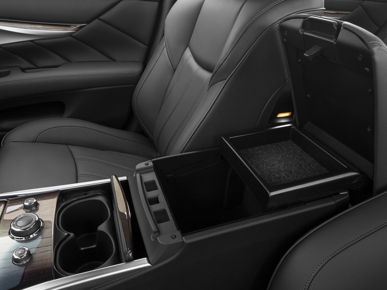 Used 2016 INFINITI Q70 L 3.7 w/ Deluxe Touring Package image 67