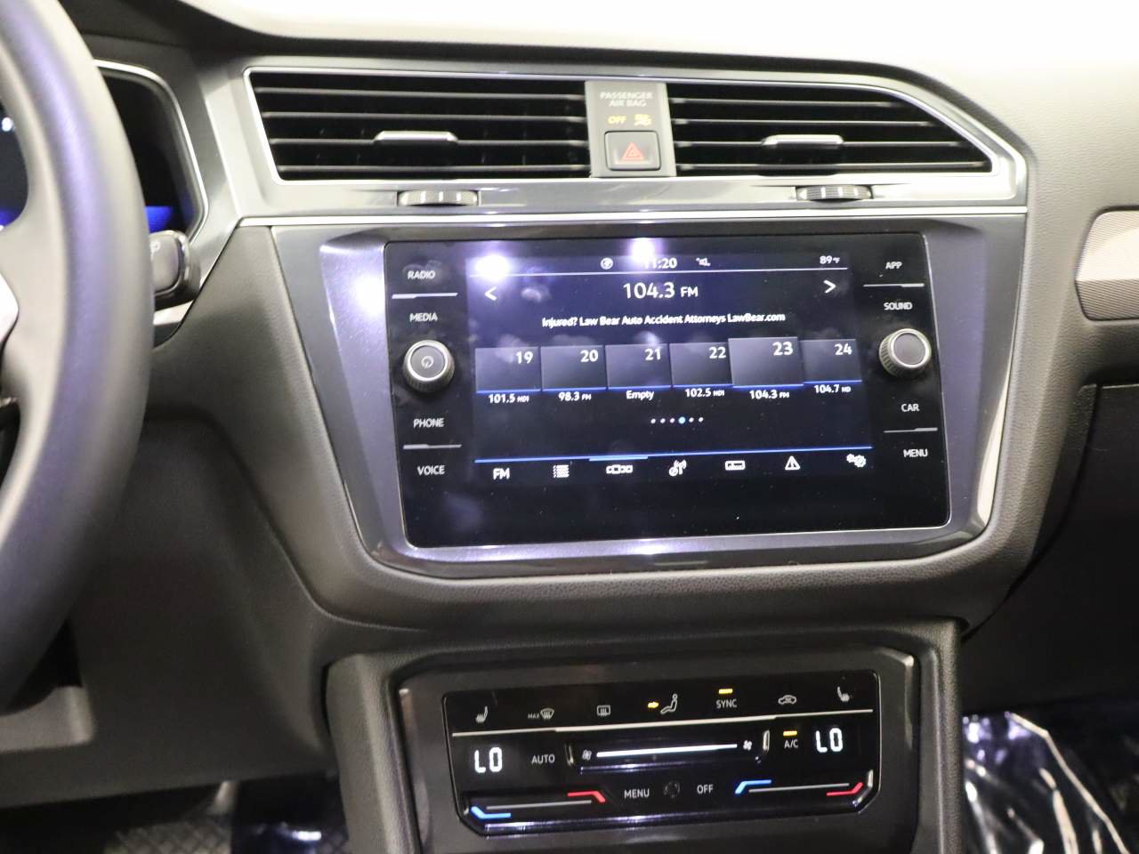 Certified 2023 Volkswagen Tiguan SE FWD image 10