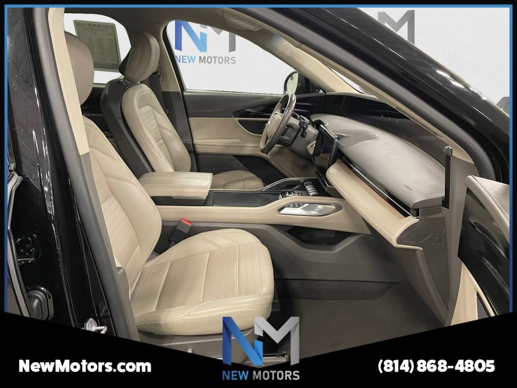 Used 2024 Lincoln Nautilus Reserve AWD/4WD image 15