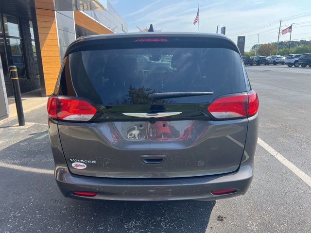 Used 2023 Chrysler Voyager LX image 23