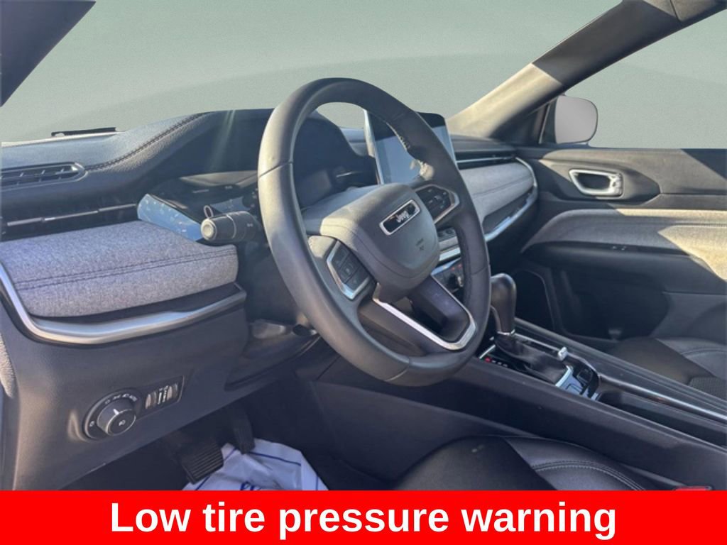 Certified 2024 Jeep Compass Latitude image 20