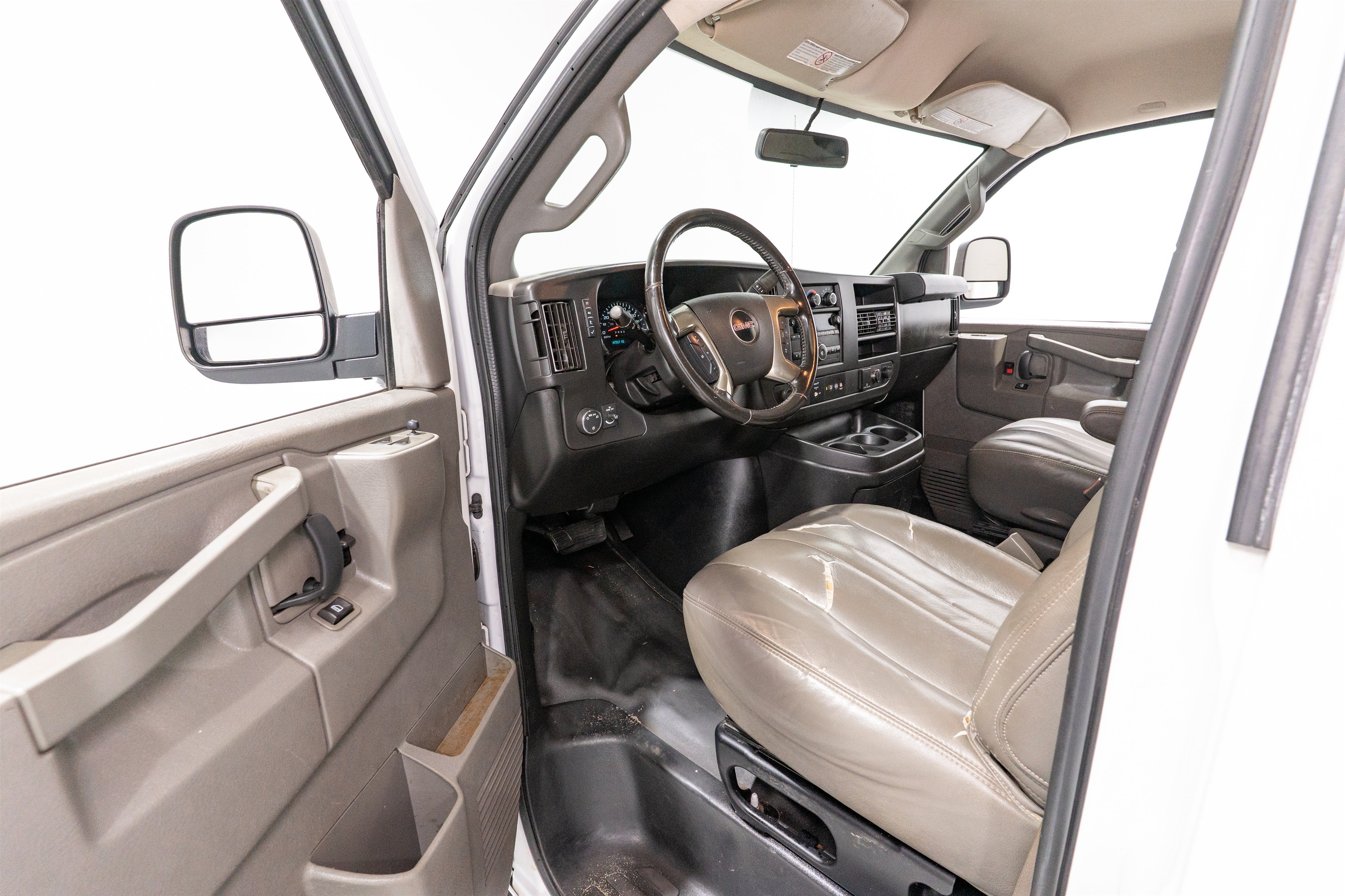 Used 2019 GMC Savana 2500 w/ Driver Convenience Package RWD image 14