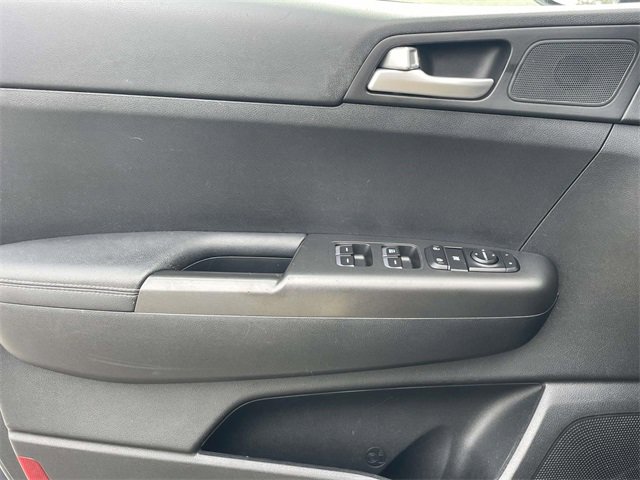 Used 2018 Kia Sportage LX image 25