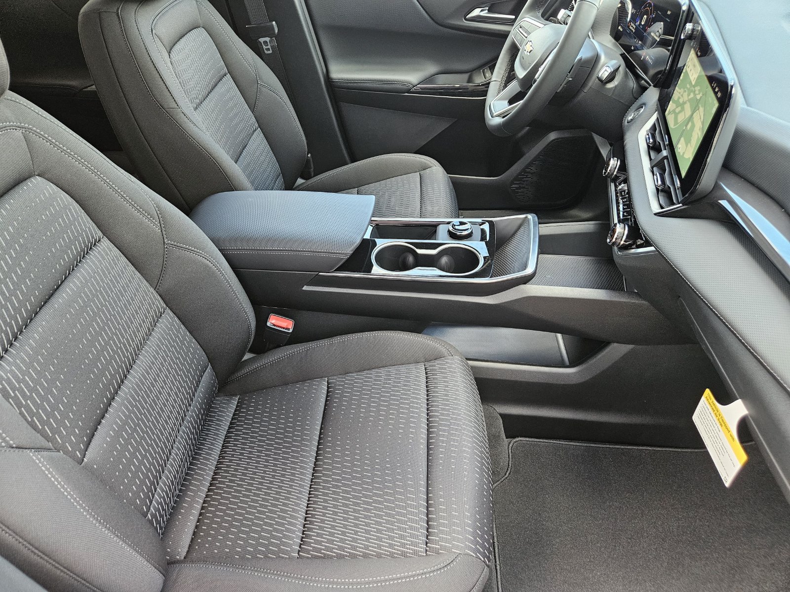 New 2027 Chevrolet Equinox LT w/ Safety and Technology Package FWD image 15