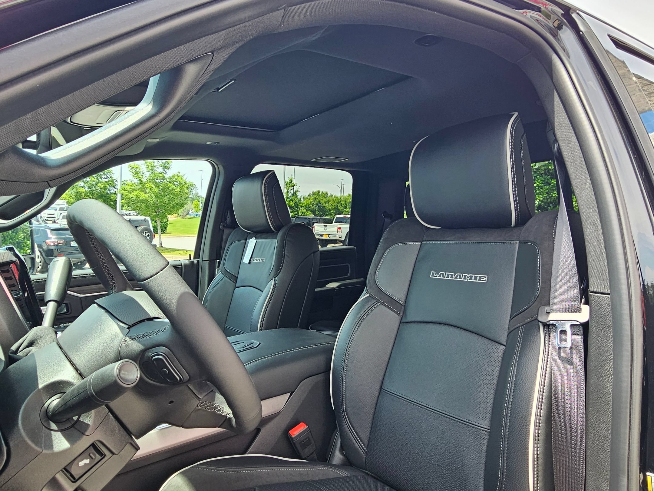 New 2026 RAM 2500 Laramie w/ Sport Appearance Package AWD/4WD image 20
