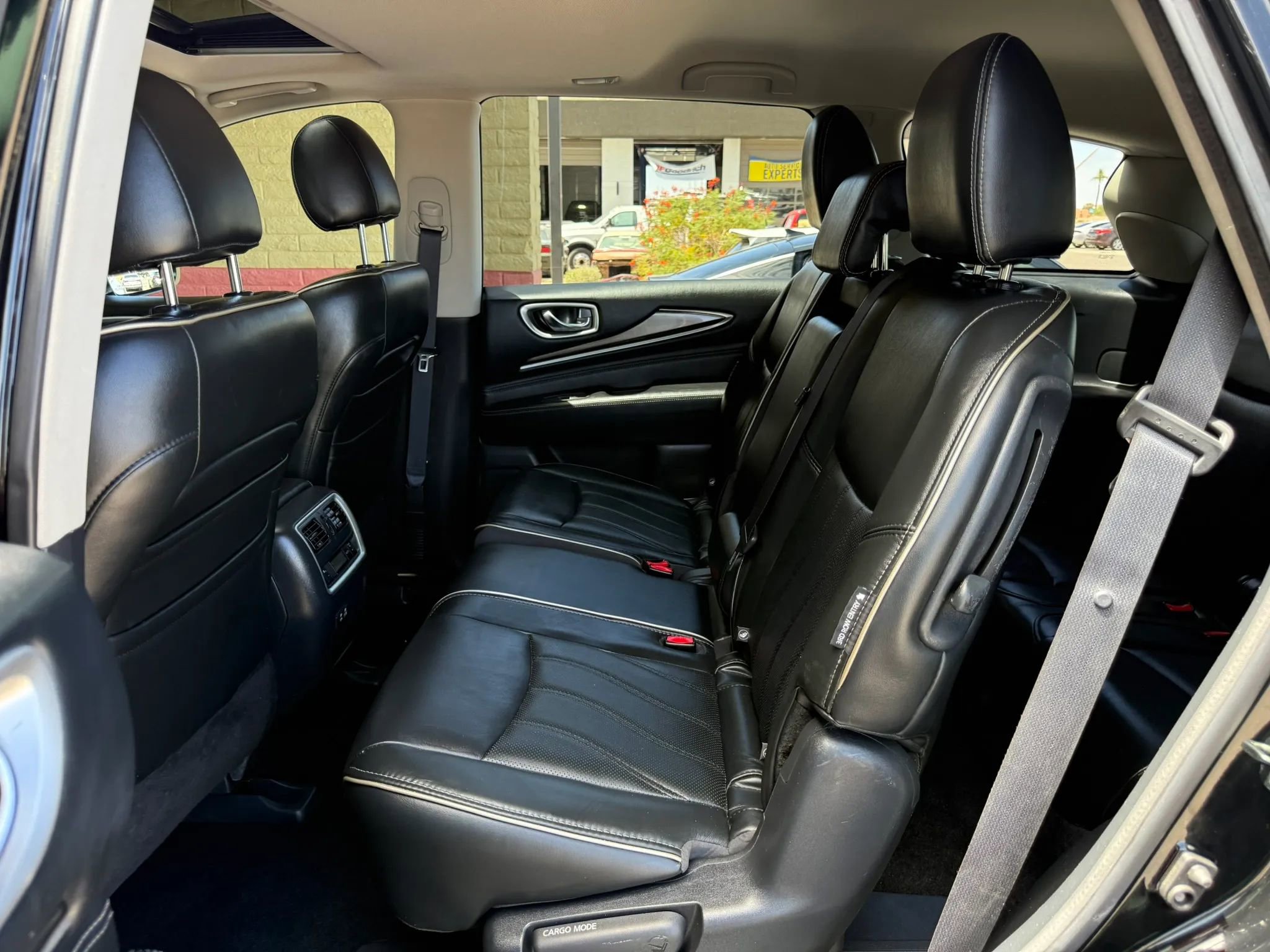 Used 2020 INFINITI QX60 Luxe w/ Essential Package FWD image 20