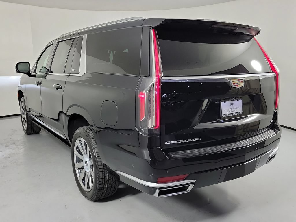 Used 2024 Cadillac Escalade ESV Premium Luxury Platinum AWD/4WD image 4