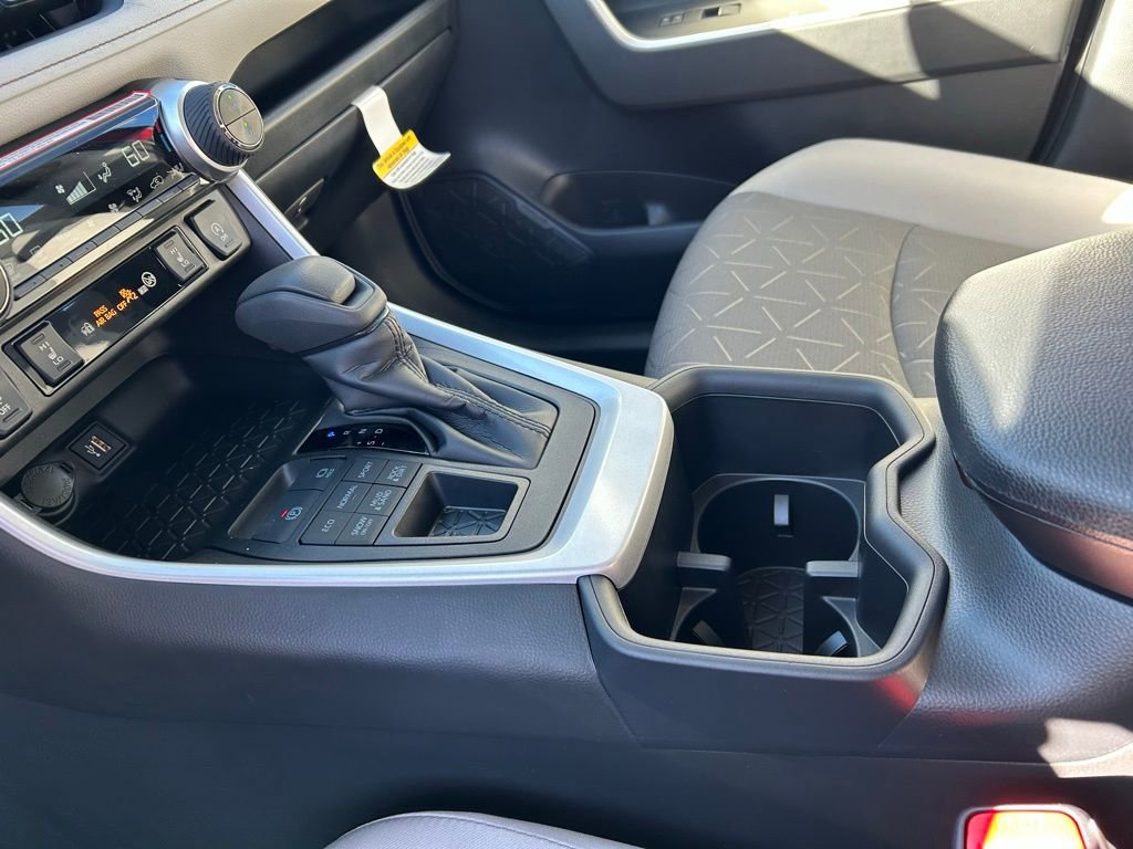 Used 2025 Toyota RAV4 XLE image 18
