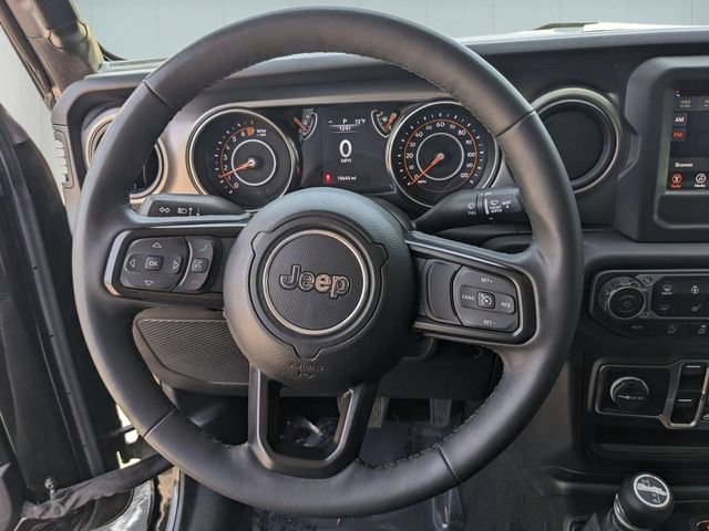Used 2023 Jeep Gladiator Sport AWD/4WD image 18