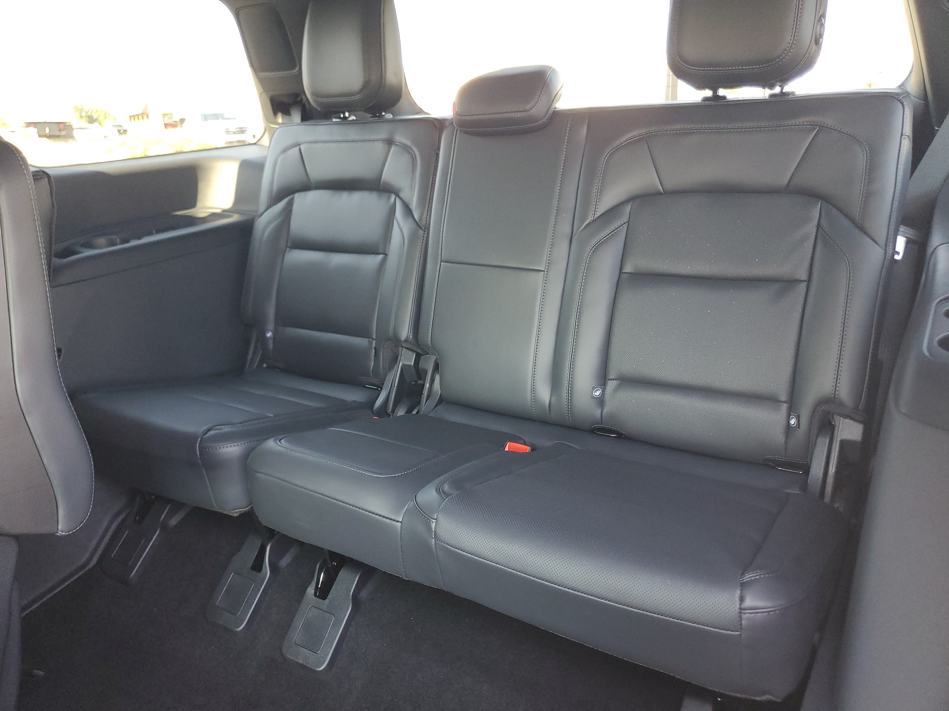 New 2027 Lincoln Navigator Reserve w/ Jet Appearance Package AWD/4WD image 32
