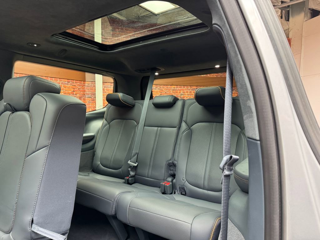 Used 2023 Jeep Grand Wagoneer Series II w/ Flexible Seating Group AWD/4WD image 4