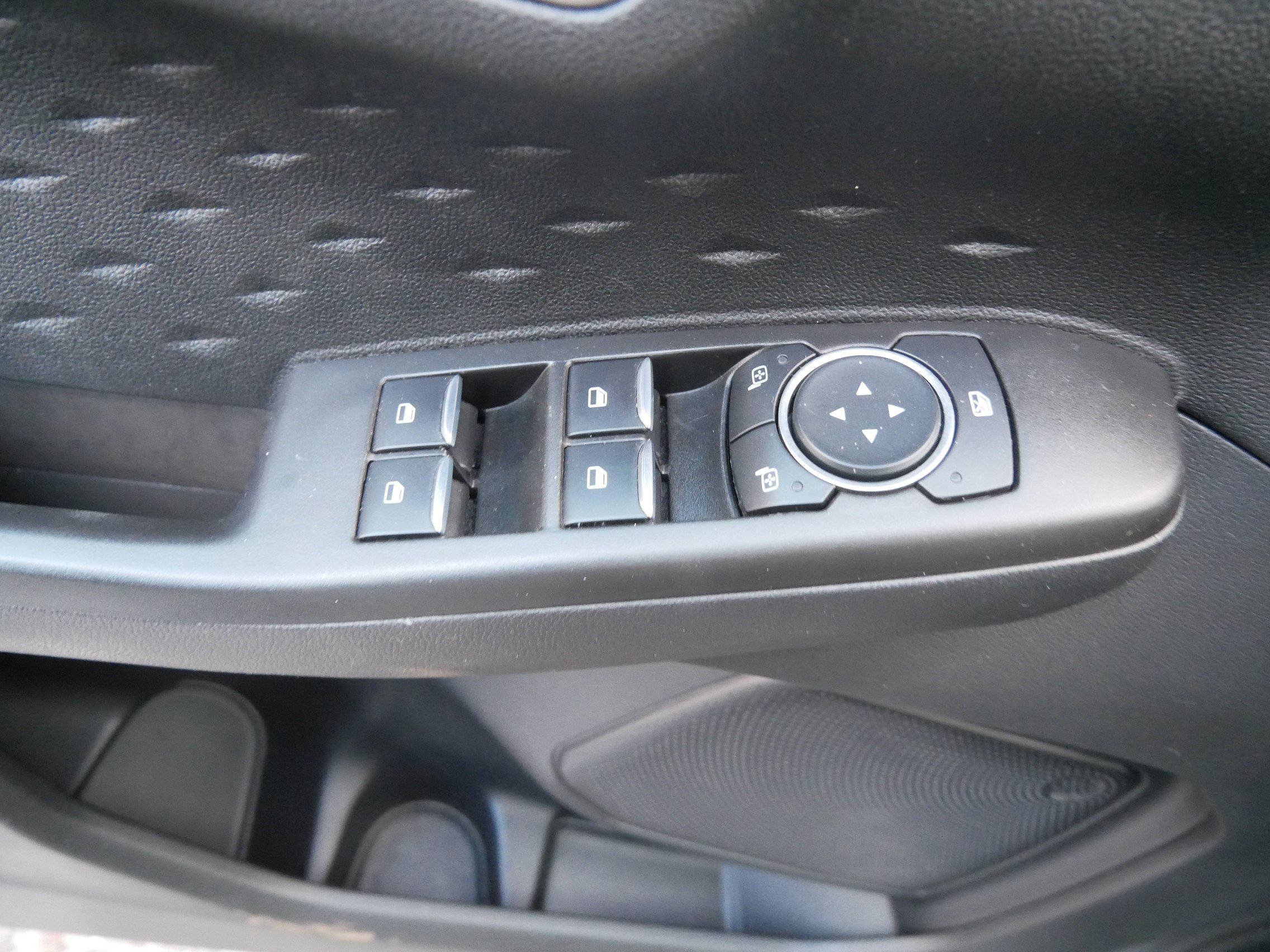 Used 2020 Ford Escape SE image 20