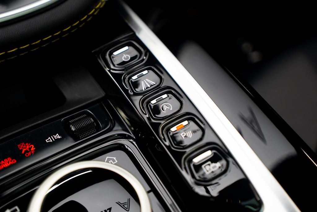 Used 2022 Aston Martin DBX AWD/4WD image 44