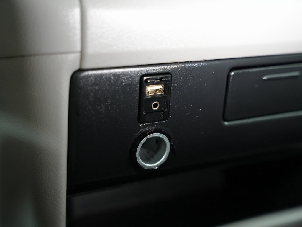 Used 2015 Toyota Sienna LE image 24