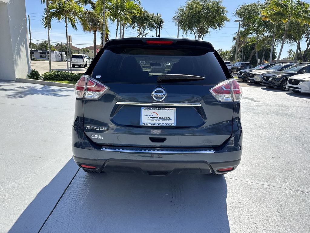 Used 2016 Nissan Rogue S w/ Appearance Package FWD image 2