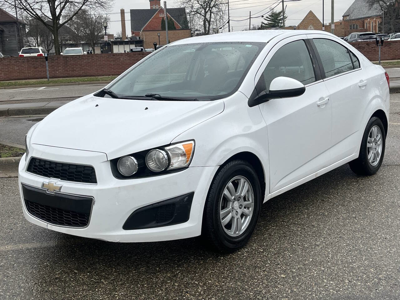 Used 2016 Chevrolet Sonic LT image 4