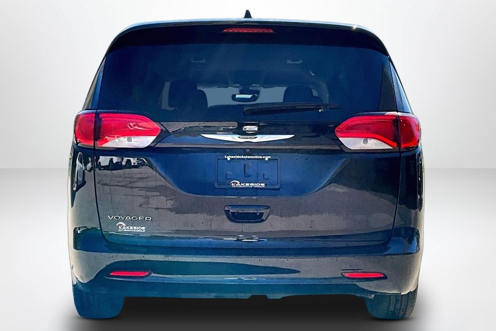 Used 2024 Chrysler Voyager LX FWD image 6