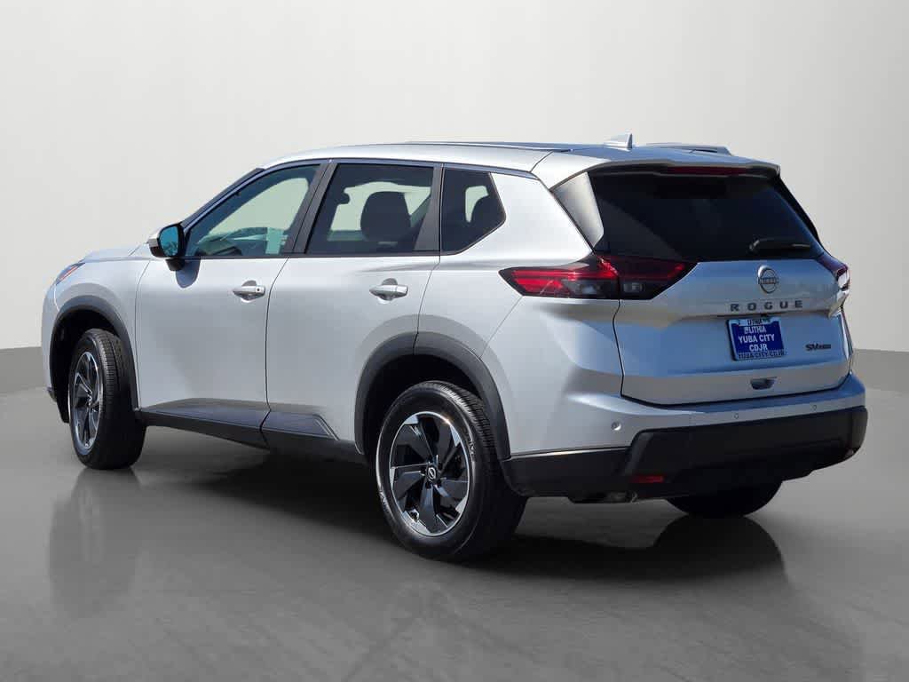Used 2024 Nissan Rogue SV AWD/4WD image 4