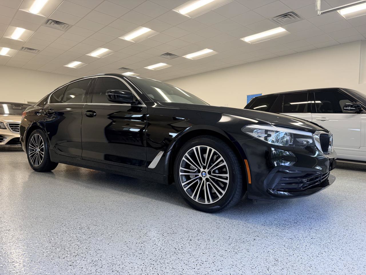 Used 2019 BMW 530i xDrive AWD/4WD image 10