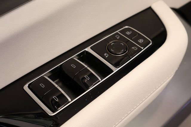 New 2026 Cadillac Vistiq Sport image 10