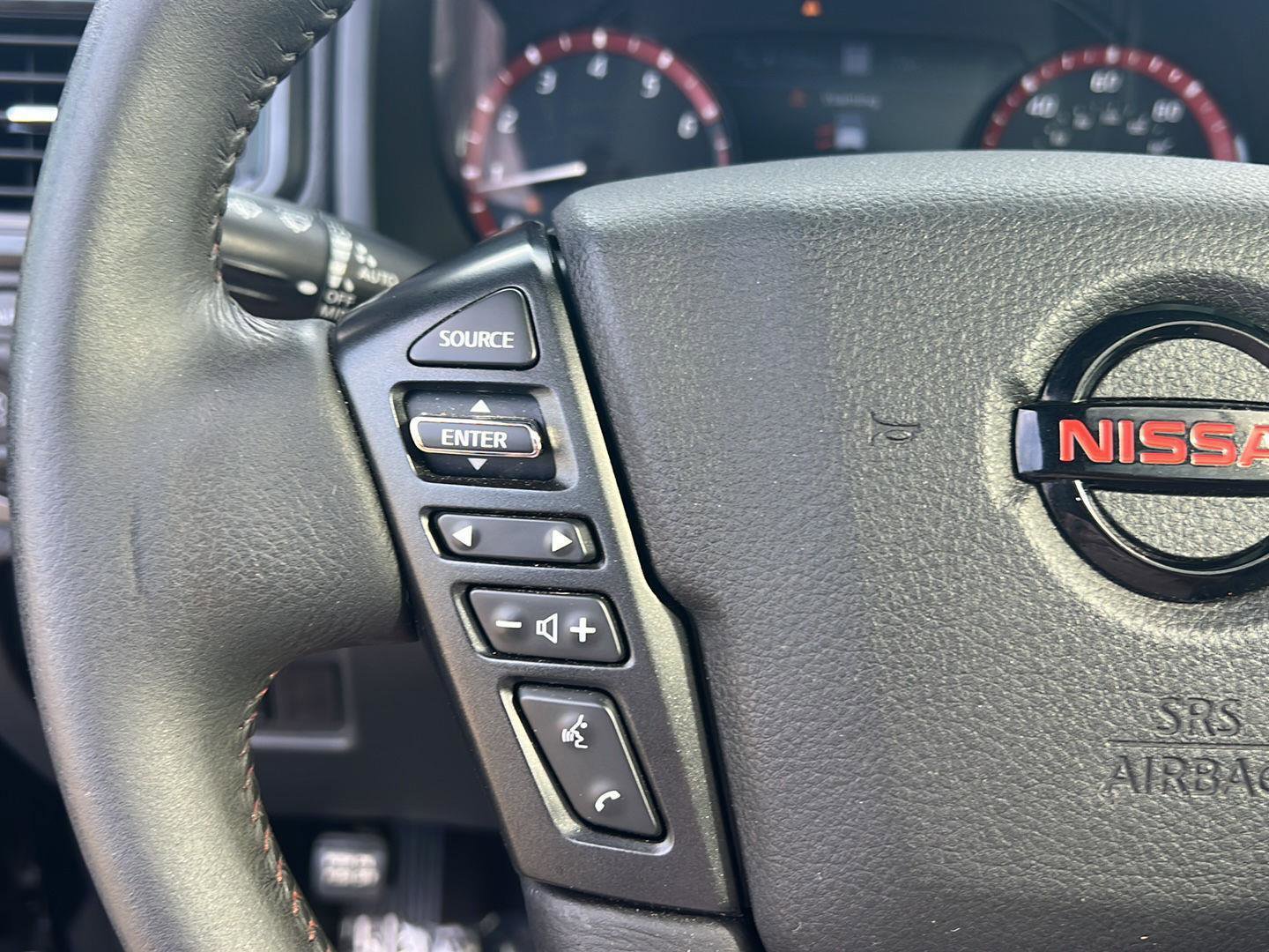 Used 2022 Nissan Titan PRO-4X w/ Pro-4x Convenience Package image 22