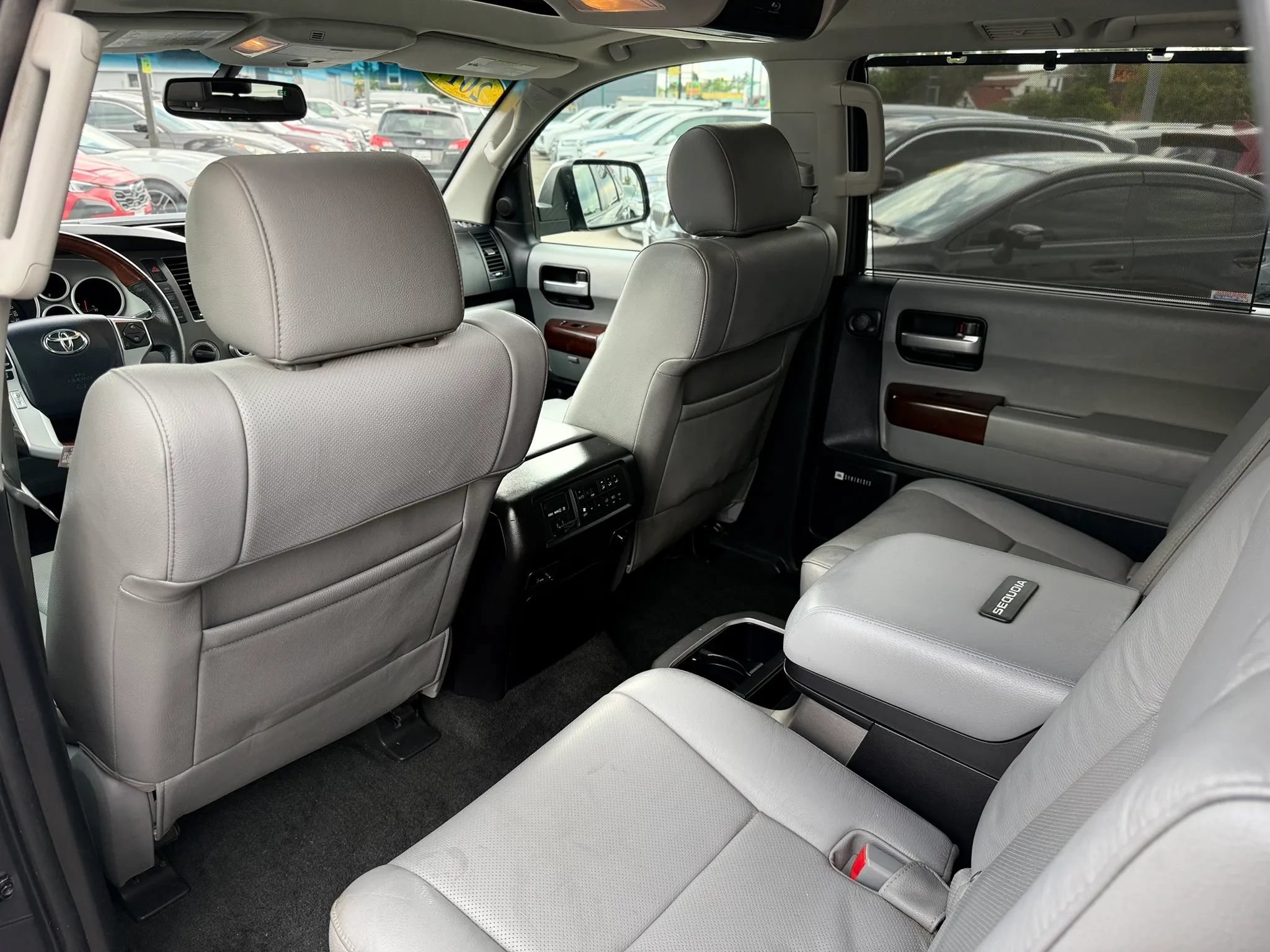 Used 2017 Toyota Sequoia Platinum AWD/4WD image 15