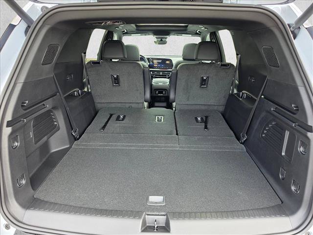 New 2026 Chevrolet Traverse Z71 w/ Enhanced Driving Package AWD/4WD image 17