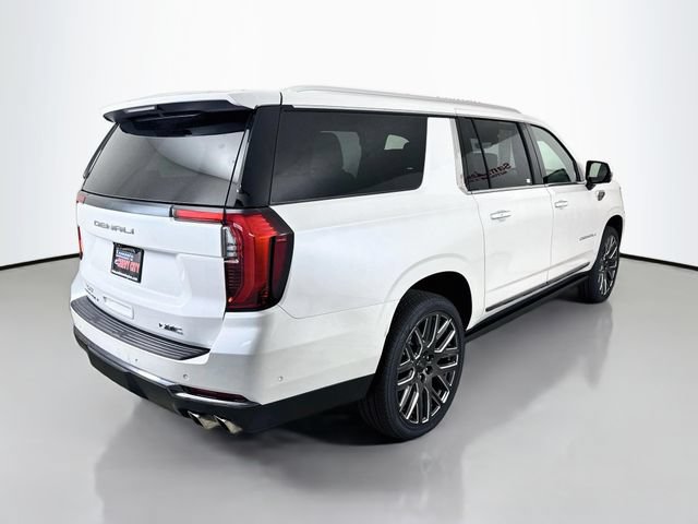 Used 2025 GMC Yukon XL Denali Ultimate AWD/4WD image 7