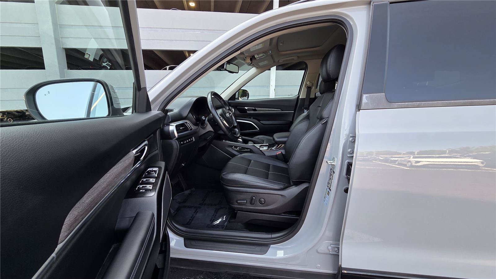 Used 2021 Kia Telluride EX w/ EX Premium Package AWD/4WD image 15