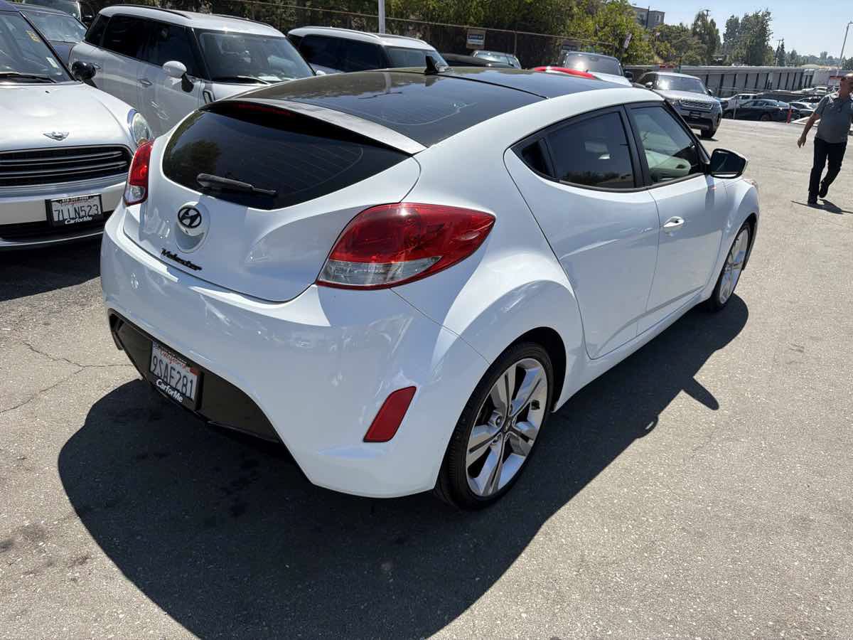 Used 2016 Hyundai Veloster w/ Option Group 02 FWD image 6
