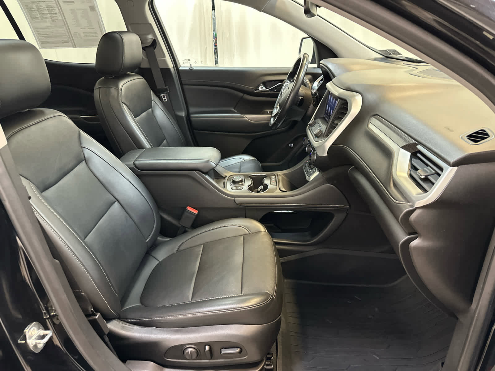 Certified 2021 GMC Acadia SLT w/ Premium Package image 15