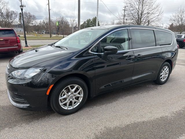 Used 2024 Chrysler Voyager LX FWD image 7