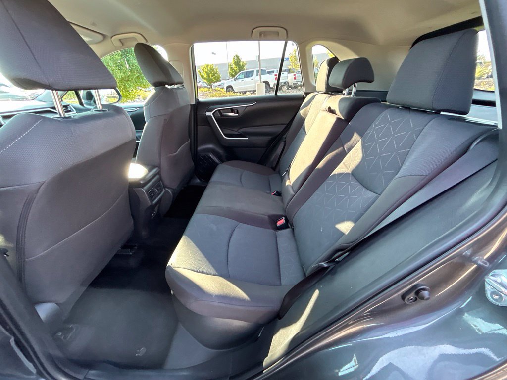 Used 2025 Toyota RAV4 XLE AWD/4WD image 27