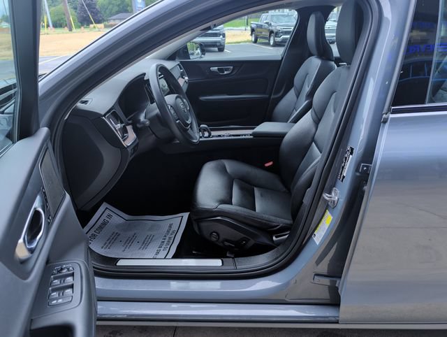 Used 2022 Volvo S60 B5 Momentum AWD/4WD image 12