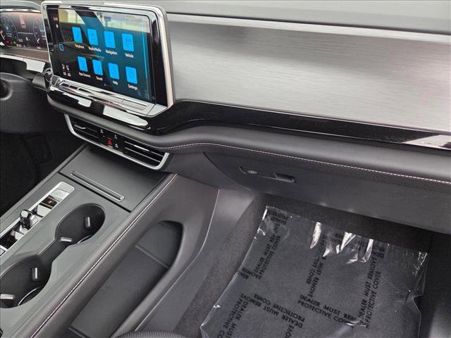 Certified 2025 Volkswagen Atlas Cross Sport SE FWD image 20