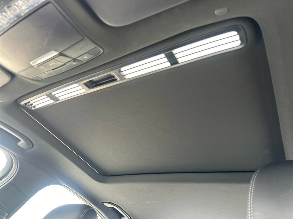 Used 2019 Mercedes-Benz C 300 4MATIC Sedan image 44