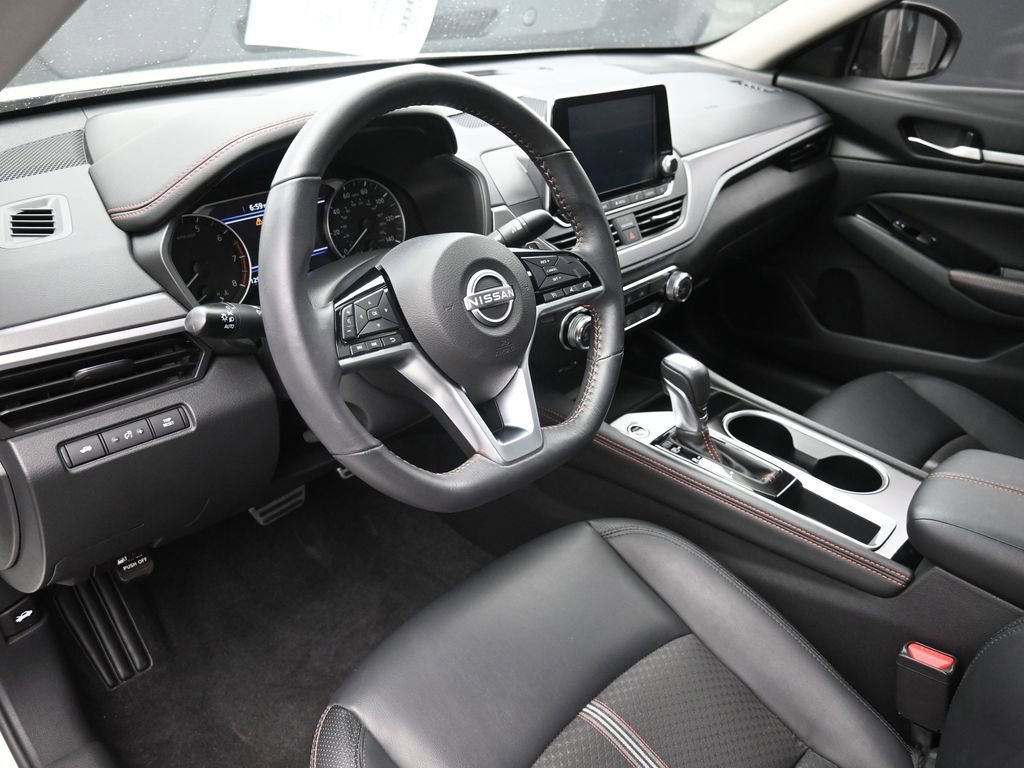 Used 2024 Nissan Altima 2.5 SR image 18