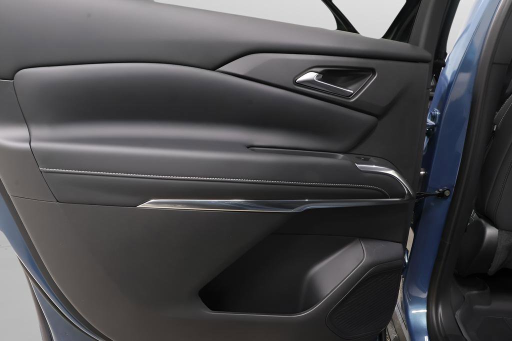 New 2026 Chevrolet Traverse LT w/ Driver Confidence Package image 23